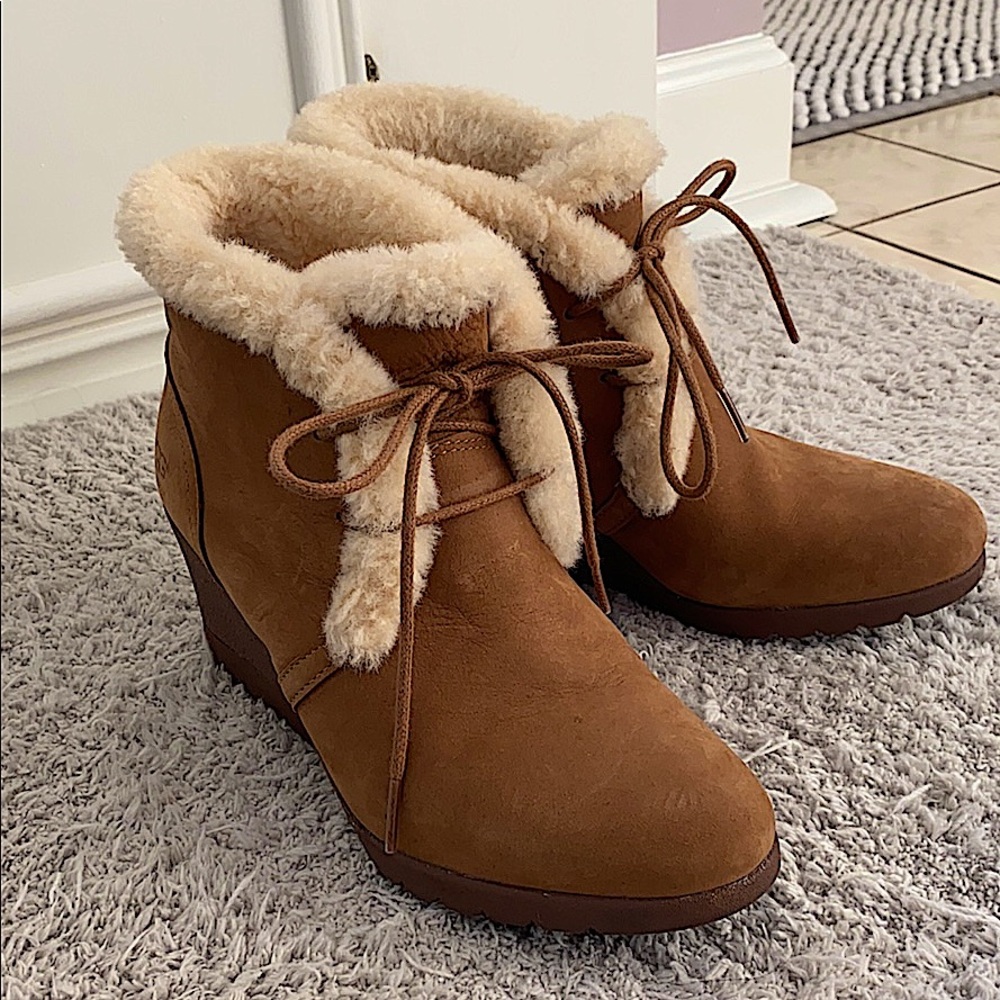 UGG Jeovana Lace up Booties